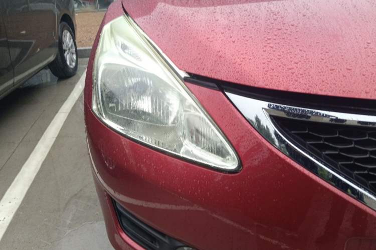 Used Nissan Tiida 2011 1.6L CVT Comfort Model Right Front Headlight