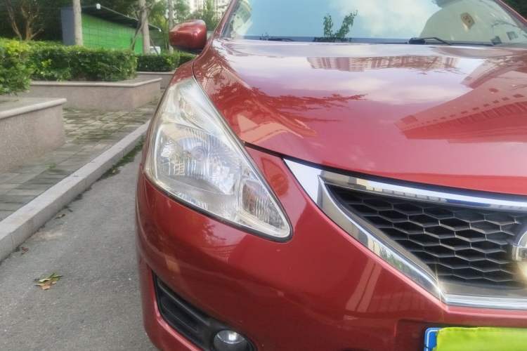 Used Nissan Tiida 2011 1.6L CVT Smart Version Right Front Headlight