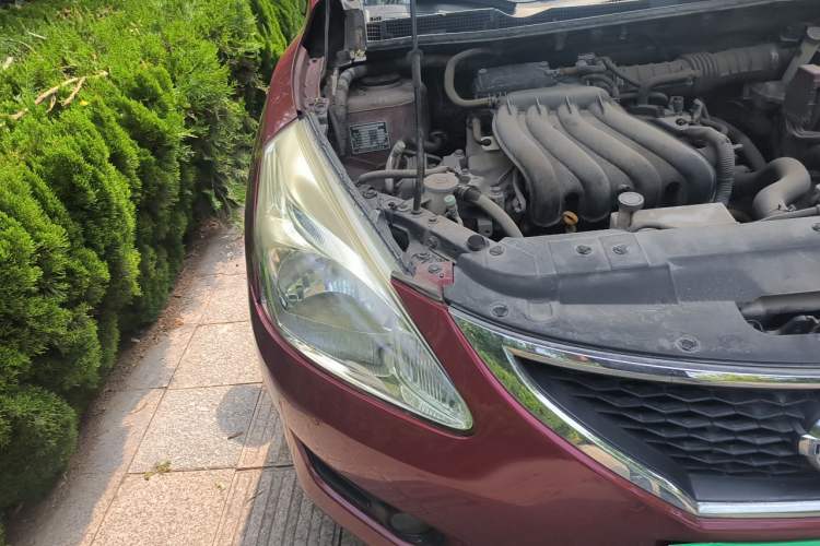 Used Nissan Tiida 2011 1.6L CVT Comfort Model Right Front Headlight