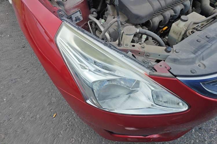 Used Nissan Tiida 2011 1.6L CVT Smart Version Right Front Headlight