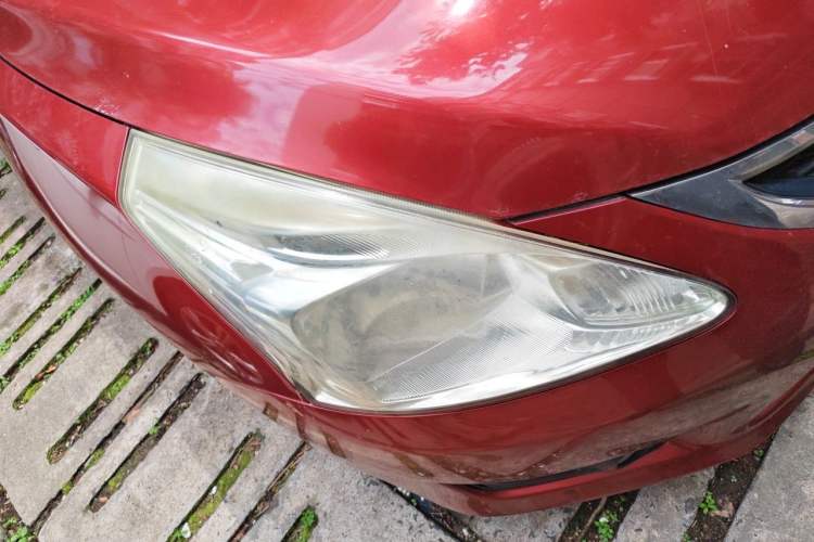 Used Nissan Tiida 2011 1.6L CVT Smart Version Right Front Headlight