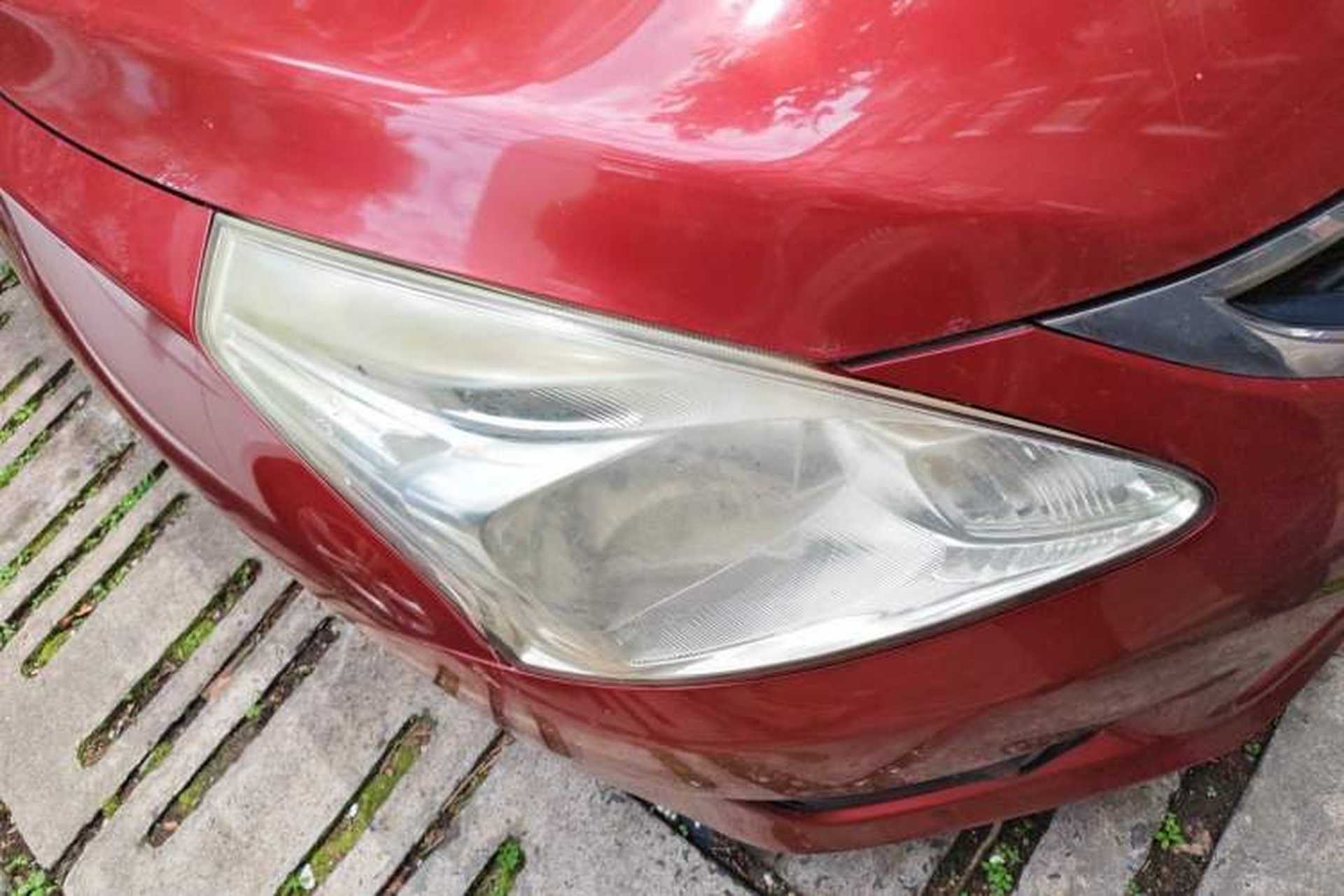 Used Nissan Tiida 2011 1.6L CVT Smart Version Right Front Headlight