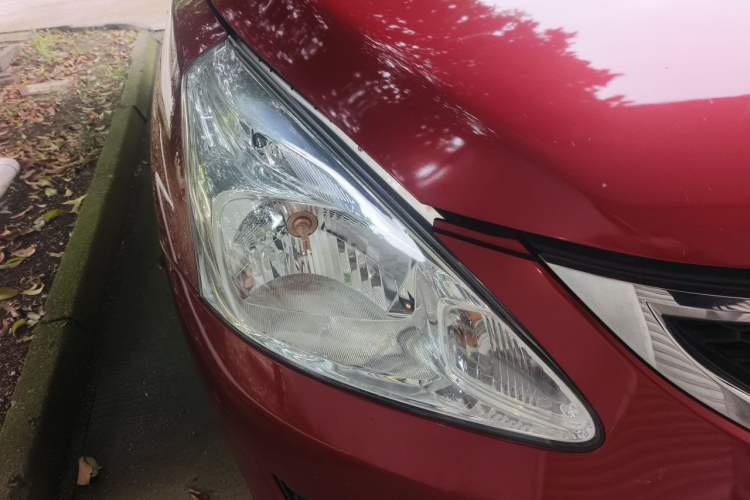 Used Nissan Tiida 2011 1.6L CVT Smart Version Right Front Headlight