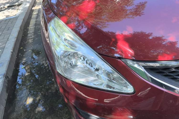 Used Nissan Tiida 2011 1.6L CVT Smart Version Right Front Headlight