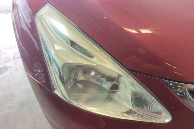 Used Nissan Tiida 2011 1.6L CVT Comfort Model Right Front Headlight