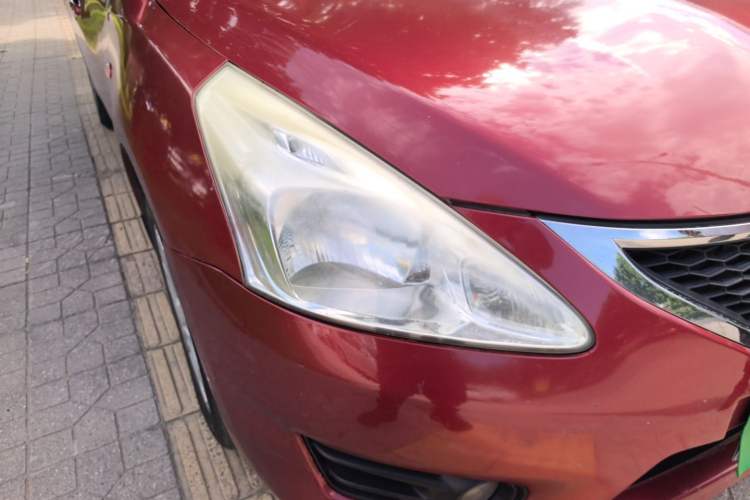 Used Nissan Tiida 2011 1.6L CVT Comfort Model Right Front Headlight