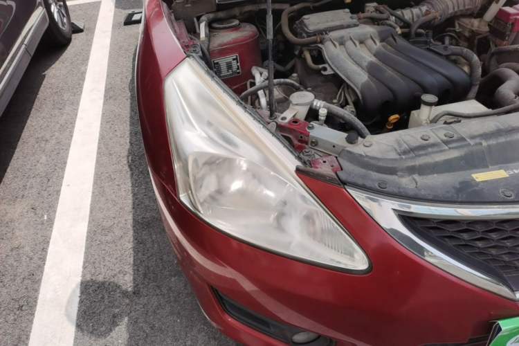 Used Nissan Tiida 2011 1.6L CVT Comfort Model Right Front Headlight