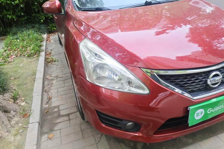 Used Nissan Tiida 2011 1.6L CVT Comfort Model Right Front Headlight