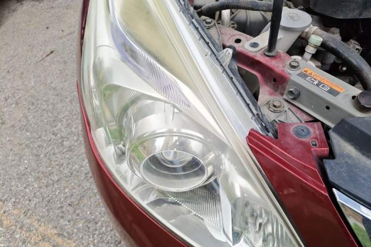 Used Nissan Tiida 2011 1.6L CVT Luxury Edition Right Front Headlight
