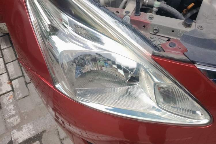 Used Nissan Tiida 2011 1.6L CVT Smart Version Right Front Headlight