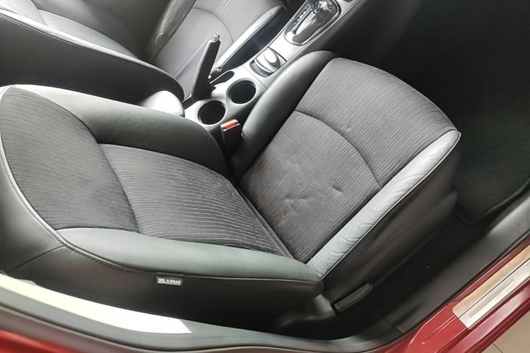 Used Nissan Tiida 2011 1.6L CVT Smart Version Right Front Seat