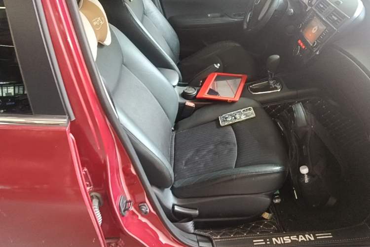 Used Nissan Tiida 2011 1.6L CVT Smart Version Right Front Seat