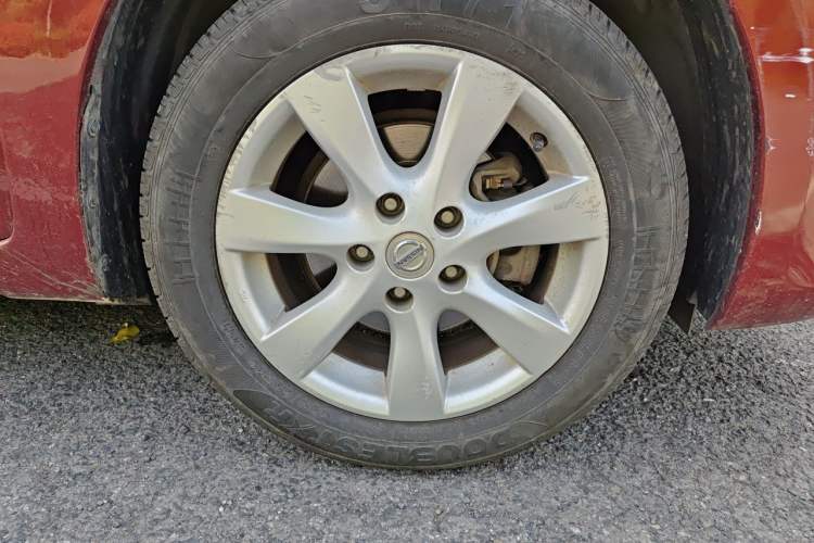 Used Nissan Tiida 2011 1.6L CVT Smart Version Right Front Wheel Hub