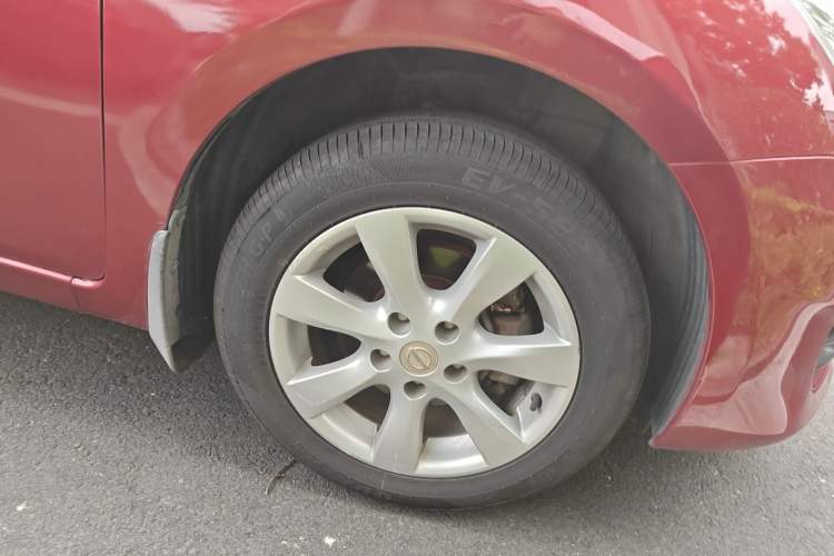 Used Nissan Tiida 2011 1.6L CVT Comfort Model Right Front Wheel Hub