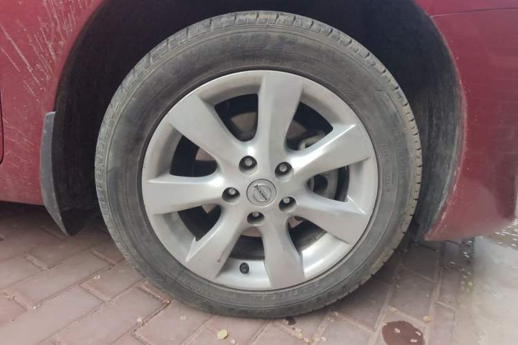 Used Nissan Tiida 2011 1.6L CVT Comfort Model Right Front Wheel Hub