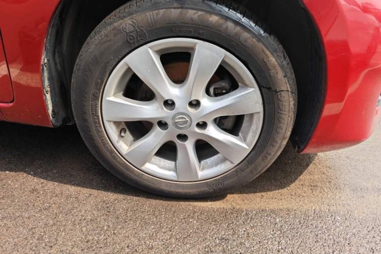 Used Nissan Tiida 2011 1.6L CVT Comfort Model Right Front Wheel Hub