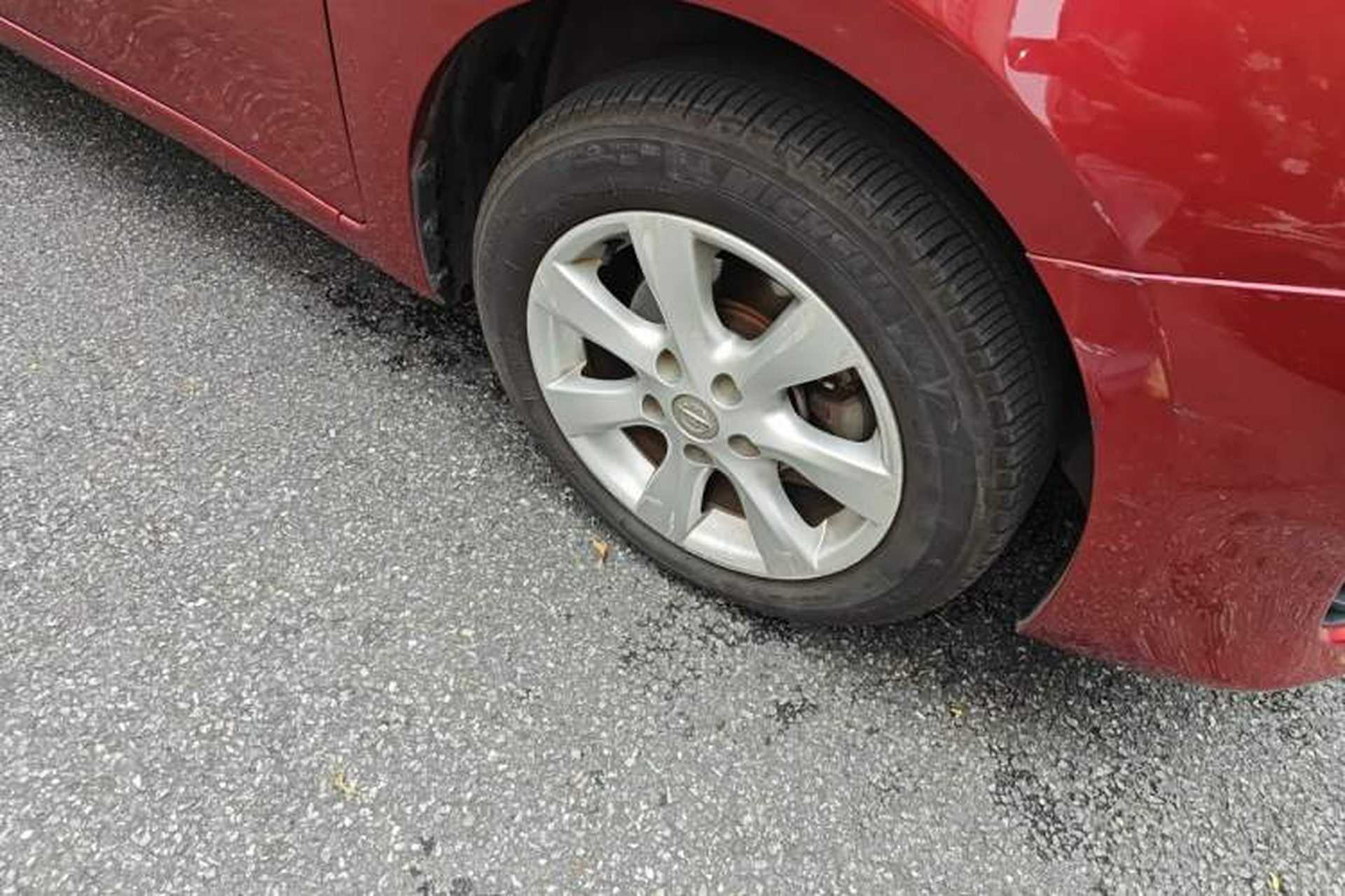 Used Nissan Tiida 2011 1.6L CVT Smart Version Right Front Wheel Hub
