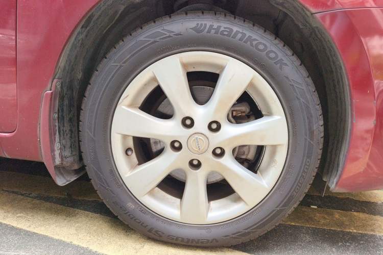 Used Nissan Tiida 2011 1.6L CVT Smart Version Right Front Wheel Hub