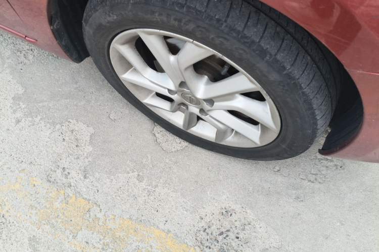 Used Nissan Tiida 2011 1.6T M-CVT Dynamic Edition Right Front Wheel Hub