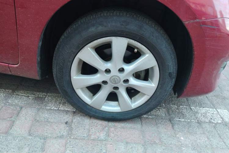 Used Nissan Tiida 2011 1.6L CVT Smart Version Right Front Wheel Hub