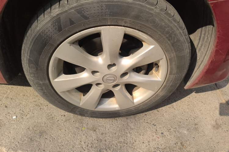Used Nissan Tiida 2011 1.6L CVT Smart Version Right Front Wheel Hub
