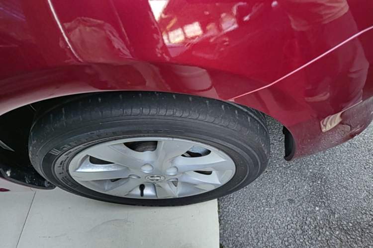 Used Nissan Tiida 2011 1.6L CVT Smart Version Right Front Wheel Hub
