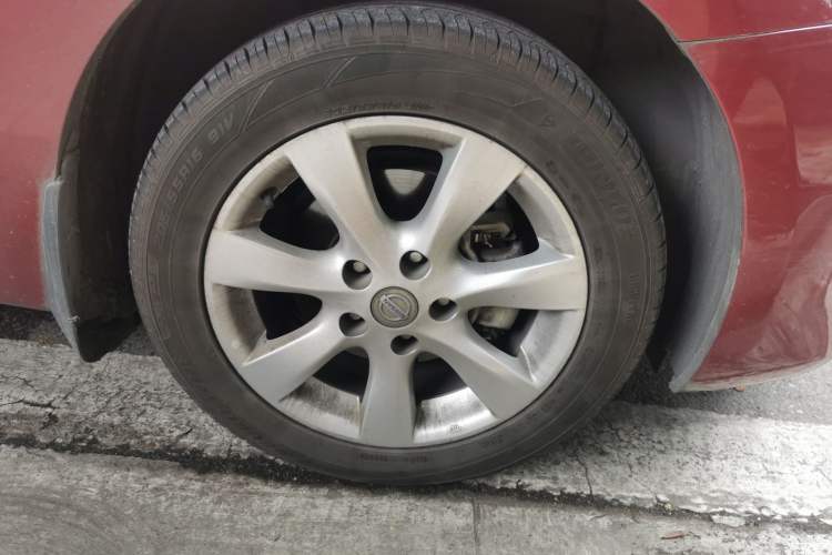 Used Nissan Tiida 2011 1.6L CVT Comfort Model Right Front Wheel Hub