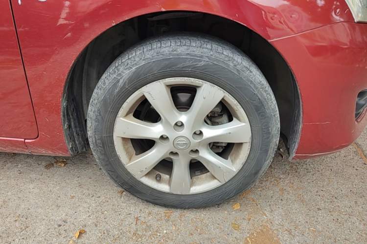 Used Nissan Tiida 2011 1.6L CVT Smart Version Right Front Wheel Hub