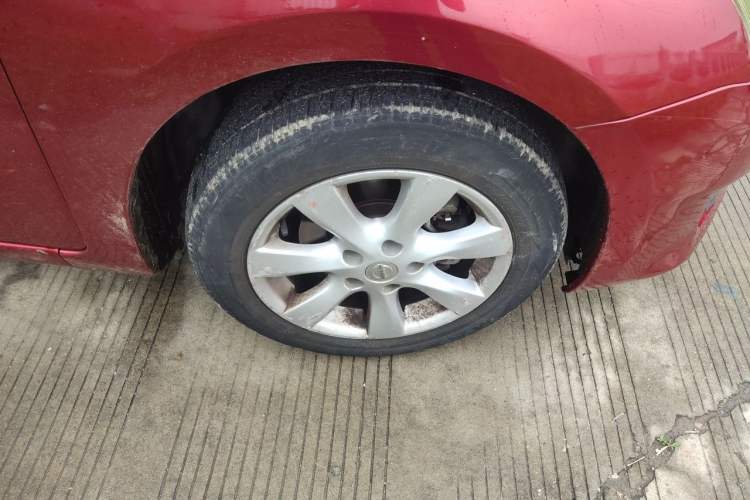 Used Nissan Tiida 2011 1.6L CVT Comfort Model Right Front Wheel Hub