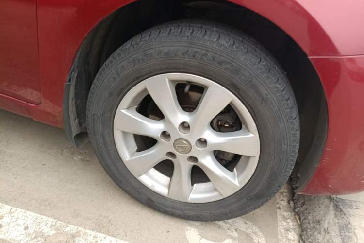 Used Nissan Tiida 2011 1.6L Manual Smart Version Right Front Wheel Hub