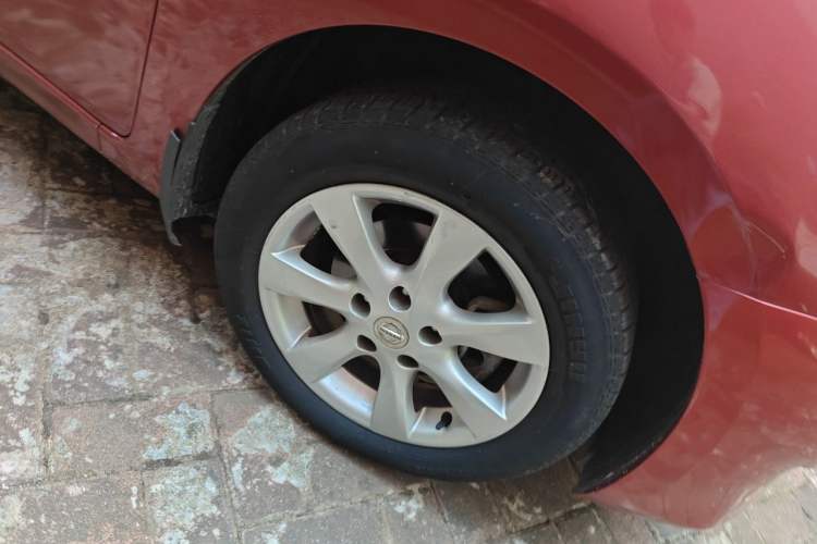 Used Nissan Tiida 2011 1.6L CVT Comfort Model Right Front Wheel Hub