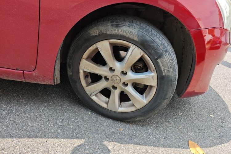 Used Nissan Tiida 2011 1.6L CVT Smart Version Right Front Wheel Hub