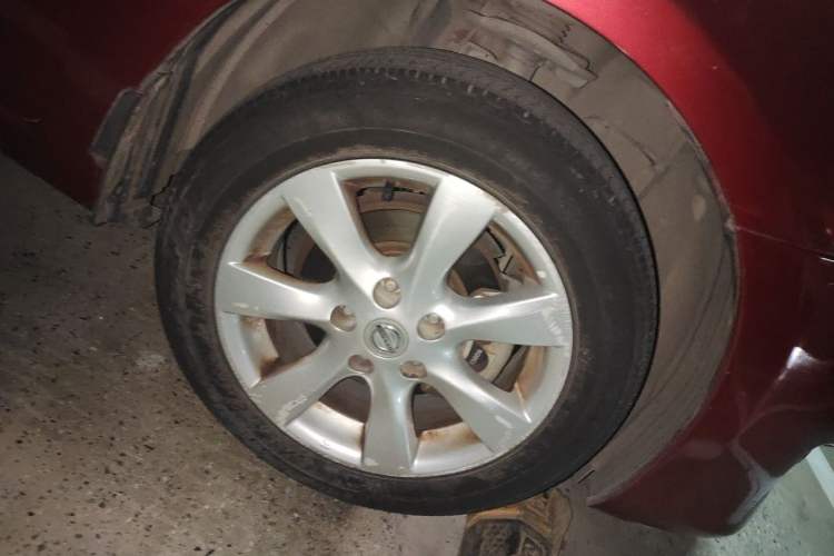 Used Nissan Tiida 2011 1.6L CVT Comfort Model Right Front Wheel Hub