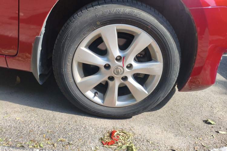 Used Nissan Tiida 2011 1.6L CVT Smart Version Right Front Wheel Hub