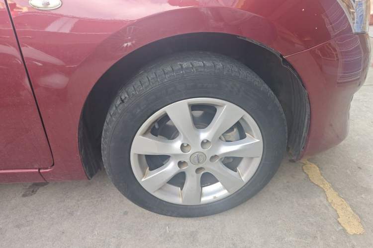 Used Nissan Tiida 2011 1.6L CVT Comfort Model Right Front Wheel Hub