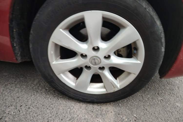 Used Nissan Tiida 2011 1.6L CVT Smart Version Right Front Wheel Hub