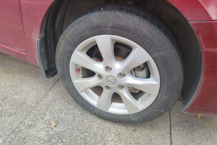 Used Nissan Tiida 2011 1.6L CVT Smart Version Right Front Wheel Hub