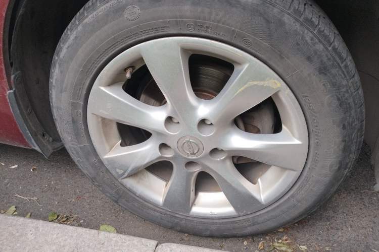 Used Nissan Tiida 2011 1.6L CVT Smart Version Right Front Wheel Hub