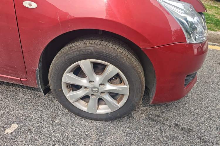 Used Nissan Tiida 2011 1.6L Manual Smart Version Right Front Wheel Hub
