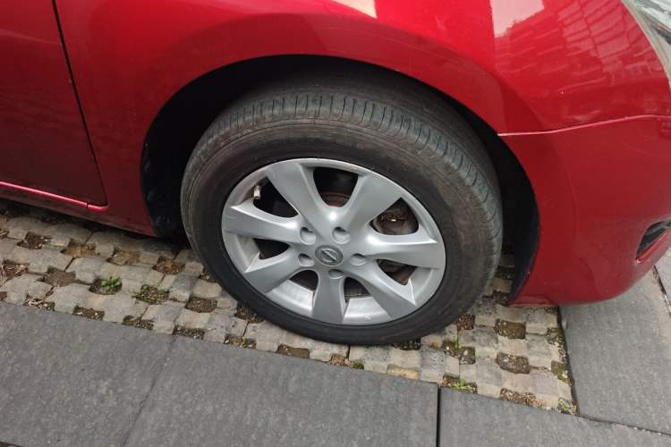 Used Nissan Tiida 2011 1.6L CVT Comfort Model Right Front Wheel Hub