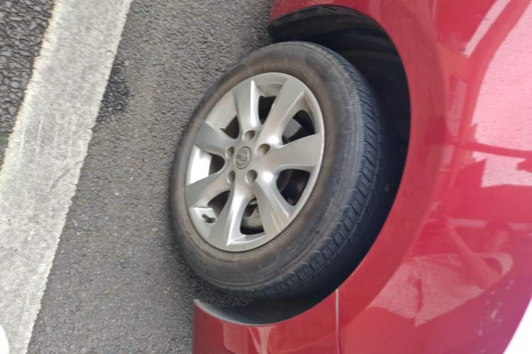 Used Nissan Tiida 2011 1.6L CVT Smart Version Right Front Wheel Hub