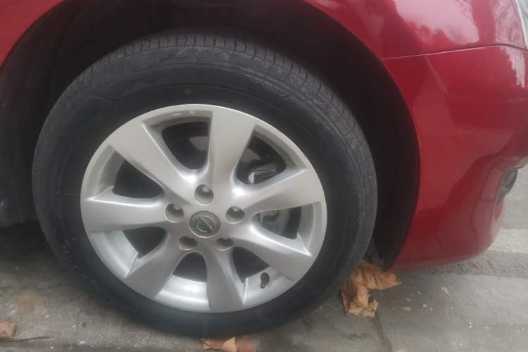 Used Nissan Tiida 2011 1.6L CVT Smart Version Right Front Wheel Hub