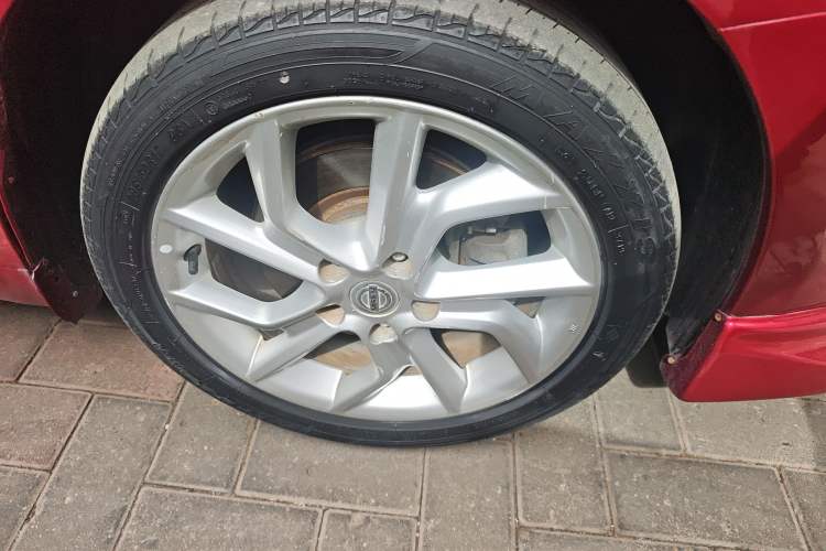Used Nissan Tiida 2011 1.6T M-CVT Cool Edition Right Front Wheel Hub