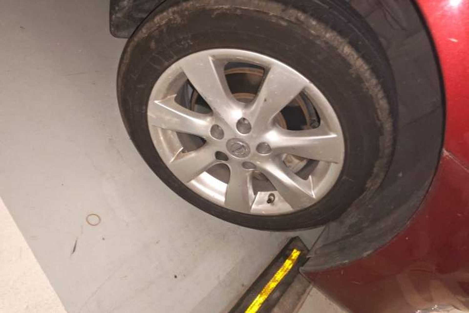 Used Nissan Tiida 2011 1.6L CVT Smart Version Right Front Wheel Hub