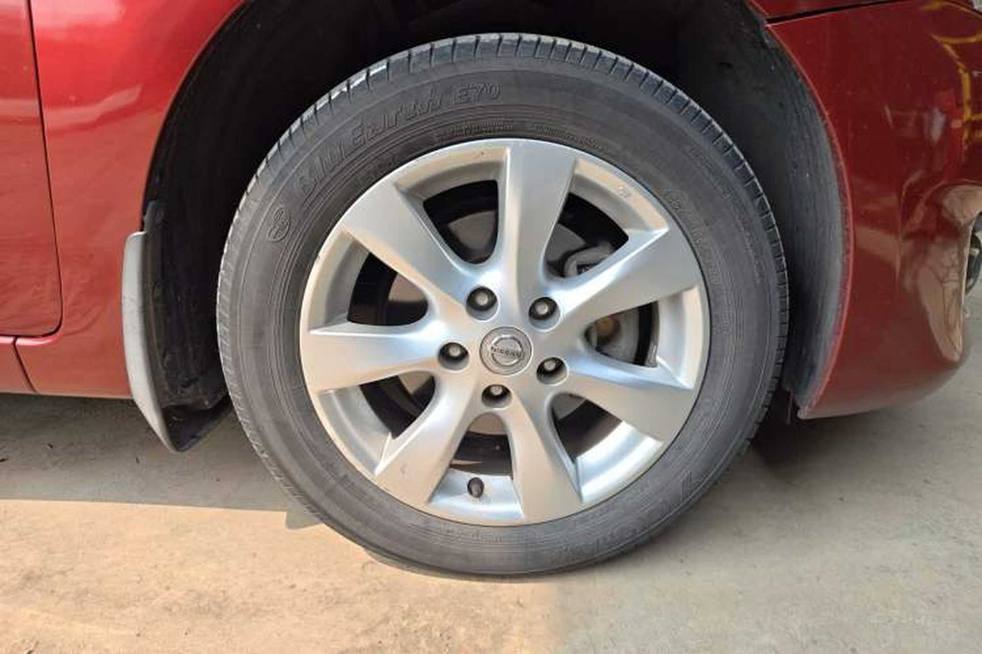 Used Nissan Tiida 2011 1.6L Manual Comfort Edition Right Front Wheel Hub