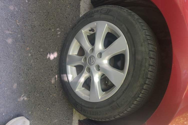 Used Nissan Tiida 2011 1.6L CVT Smart Version Right Front Wheel Hub