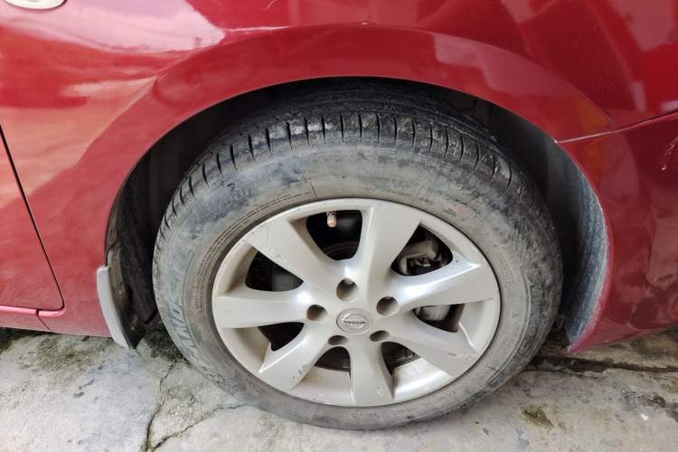 Used Nissan Tiida 2011 1.6L CVT Smart Version Right Front Wheel Hub