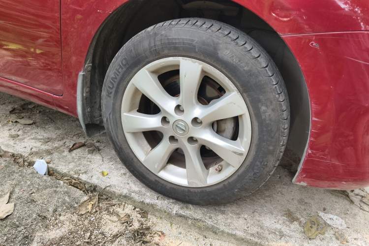 Used Nissan Tiida 2011 1.6L CVT Smart Version Right Front Wheel Hub