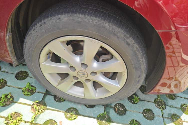 Used Nissan Tiida 2011 1.6L CVT Smart Version Right Front Wheel Hub