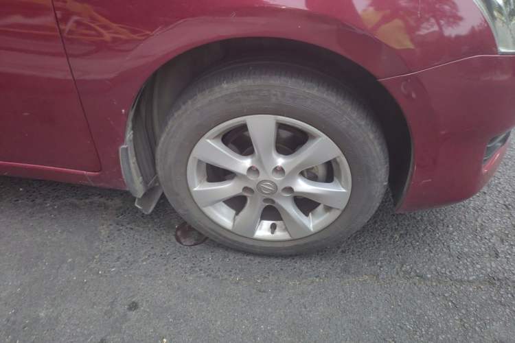 Used Nissan Tiida 2011 1.6L CVT Smart Version Right Front Wheel Hub